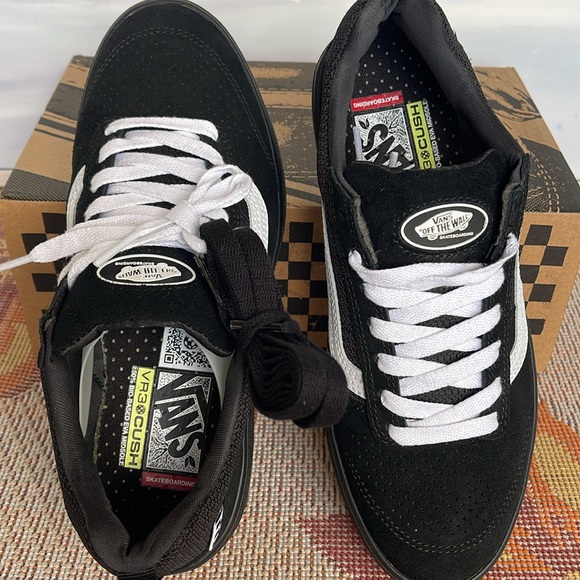 Vans Men’s Zahba
Black/White
VN0007QQBA2
Sneakers - Picture 12 of 16